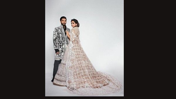 दीपिका-रणवीर से लेकर शाहिद-मीरा तक, बॉलीवुड के इन सेलिब्रिटी कपल्स ने साथ में रैंप वॉक कर लगायी आग