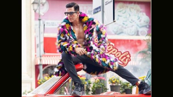 Akshay Kumar ने इस फिल्म से पोस्ट किया अपना धांसू लुक, वरुण धवन ने कर डाला....