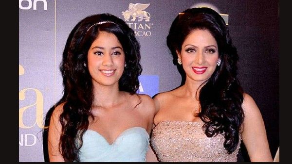 बाप बेटे के साथ एक ही एक्ट्रेस के रोमांस को लेकर यह क्या कह गईं जाह्नवी कपूर...