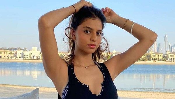 इंटरनेशनल सुपरमॉडल के साथ पार्टी कर रही हैं शनाया कपूर और सुहाना खान, सोशल मीडिया पर वायरल हुई फोटो