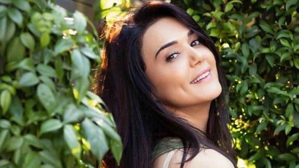 Birthday Special : सिर्फ देसी ही नहीं कई विदेशी एक्टर-क्रिकेटर्स से भी जुड़ चुका है प्रीति जिंटा का नाम