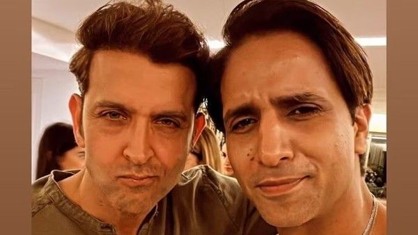 Ex-Wife सुजैन खान के बॉयफ्रेंड के साथ पार्टी करते ऋतिक रोशन की तस्वीरें वायरल, फैंस हुए कंफ्यूज