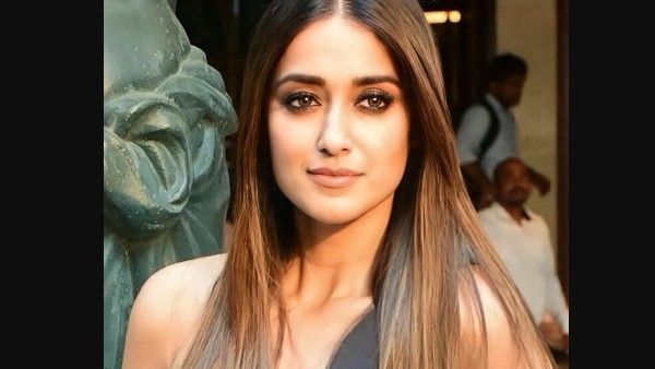 तबीयत बिगड़ने के बाद Ileana D'cruz हुईं अस्पताल में भर्ती, जानें अब कैसा है एक्ट्रेस का हाल