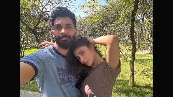 पति सूरज नांबियार के साथ मौनी रॉय का दिखा हॉट अवतार, ऐसे-ऐसे पोज देती आईं नजर