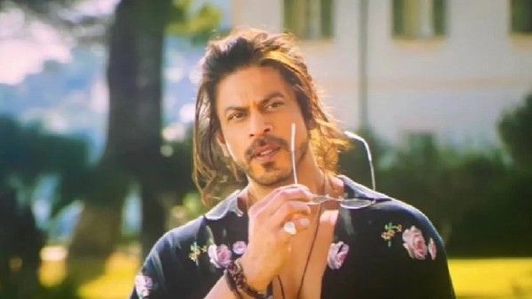 इस एक्ट्रेस ने बीच से ही छोड़ा Shahrukh Khan की फिल्म पठान का शो, बोलीं- लोग बहुत ज्यादा हूटिंग..