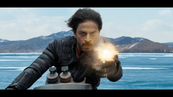 Pathaan Box Office Day 1: शाहरुख खान- दीपिका की फिल्म ने KGF 2 और वॉर को दी मात, जबरदस्त ओपनिंग कलेक्शन
