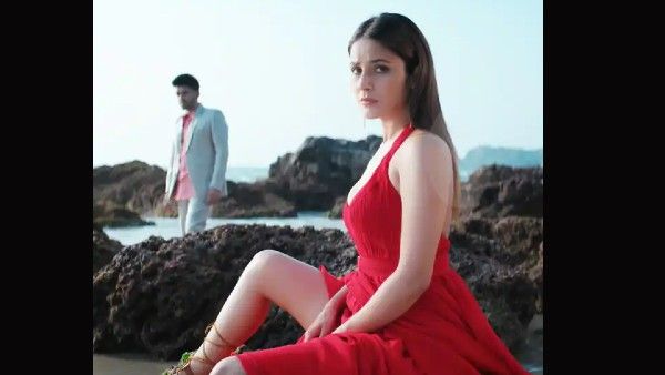 लाल ड्रेस में Shehnaaz Gill का सबसे कातिलाना बोल्ड वीडियो, देखकर फैंस ने बोला - आग लगा दी