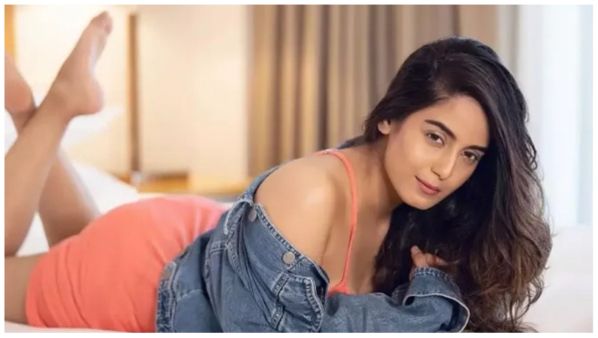 Srishty Rode: 'कपिल शर्मा शो' की एक्ट्रेस ने छोटे से कपड़े पहनकर रिकॉर्ड किया वीडियो, हवा में उड़ती दिखी ड्रेस