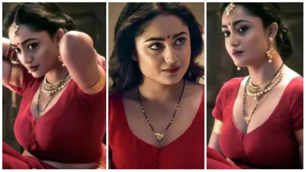 उर्फी के बाद अब इस हसीना ने बदन पर लपेटे यूनिवर्स थीम, शीशे के सामने ली बोल्ड सेल्फी