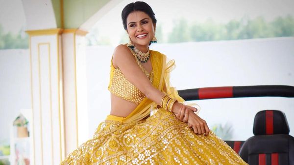 Priyanka Chahar Video: प्रियंका की हार से टूट फैंस का दिल, हसीना ने घर से बाहर आते ही कही ये बात