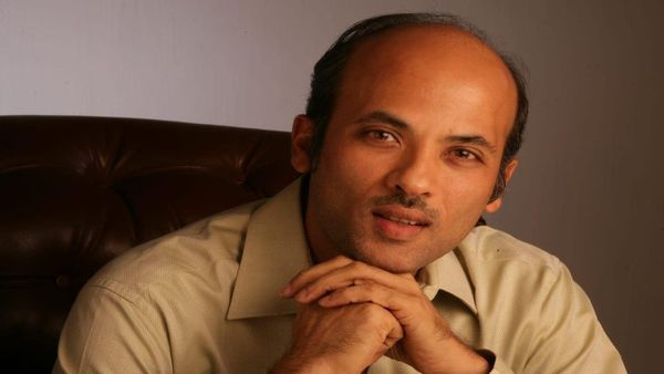 Birthday Special : 34 सालों के फिल्मी करियर में सूरज बड़जात्या ने बनायी सिर्फ 8 फिल्में, देखी आपने