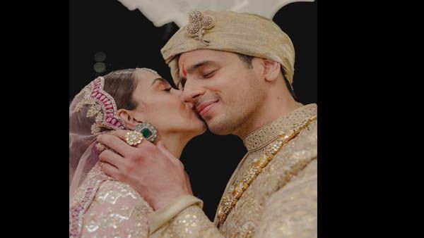 सिर्फ Sidharth-Kiara नहीं, इन स्टार्स ने भी शादी के बाद किया था एक दूजे को KISS, खूब वायरल हुई थी तस्वीरें