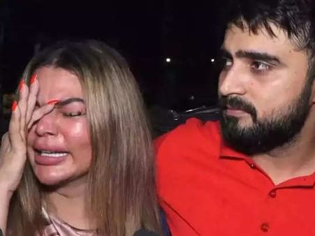 आदिल से पहले भी अपनी शादी को लेकर मजाक बनाती रही हैं राखी