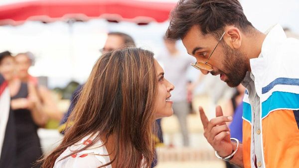 Valentine's Day पर फैंस को मिला तोहफा, सिनेमा हॉल में फिर से रिलीज होगी रणबीर-दीपिका की ये फिल्म