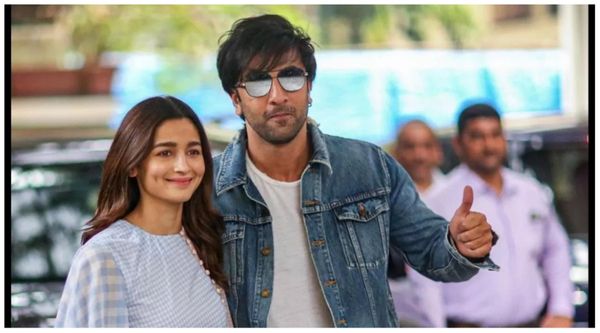 पति रणबीर को लेने इसलिए एयरपोर्ट पहुंची Alia Bhatt, नहीं चाहतीं हैं कि कोई तीसरा..