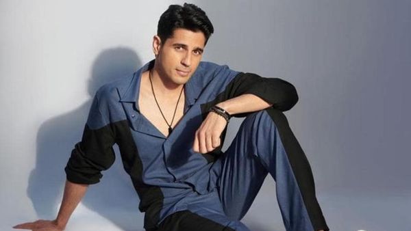 इवेंट के दौरान जब Sidharth Malhotra ने कियारा को पहली बार वाइफ कहकर बुलाया तो फैंस...