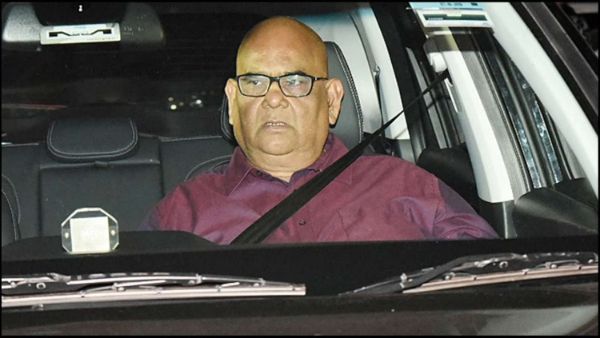 Satish Kaushik को कार में सफर करते हुए आया हार्ट अटैक, निधन के बाद अब खूब वायरल हो रहा है उनका ये वीडियो