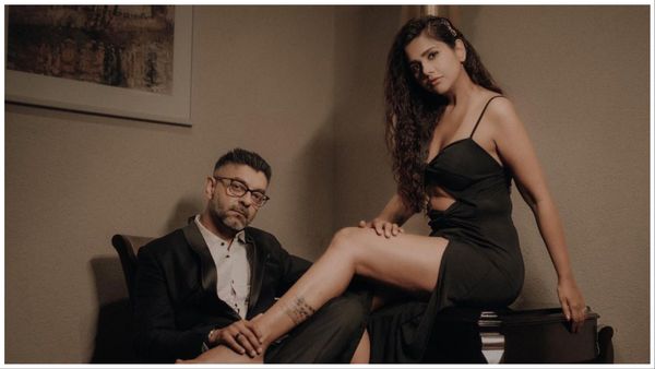 ससुराल पहुंचते ही Dalljiet Kaur के बदले रंग-ढंग, बड़े कट वाली ड्रेस पहने हुए शेयर कर दी बोल्ड फोटो
