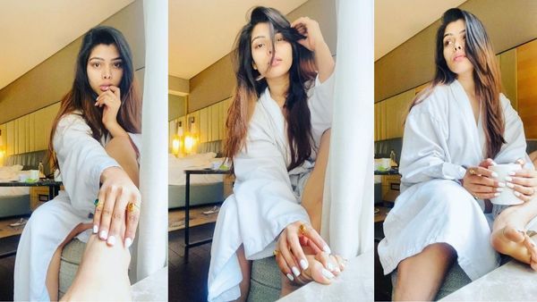 Mahima Gupta: इस हीरोइन ने सफेद चोगा पहन टांगे दिखाती तस्वीरें पोस्ट कर, बढ़ाया इंटरनेट का तापमान!