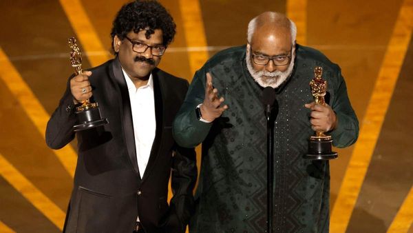 OSCARS 2023: 'नाटू नाटू' के लिए अवार्ड लेते हुए कंपोजर MM Keeravaani ने गाया गाना, देंखे विनिंग स्पीच