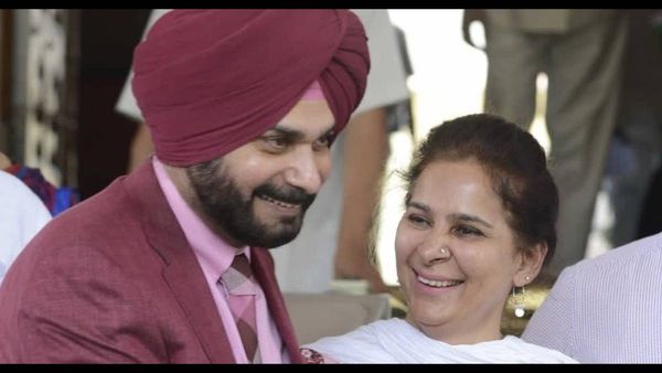 कैंसर से पीड़ित हैं Navjot Singh Sidhu की पत्नी, पति के नाम लिखे इमोशनल नोट में किया खुलासा