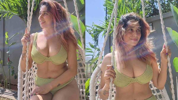 Neha Bhasin- सिर्फ बिकिनी पहनकर झूले पर बैठ गई ये हसीना, दिए ऐसे पोज, लोग बोले- तुम सिंगर या फिर..