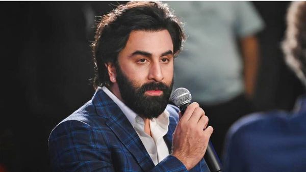Ranbir Kapoor की शर्टलेस तस्वीरों ने सोशल मीडिया पर मचाया हंगामा, दिखा एक्टर का सबसे जबरदस्त अंदाज