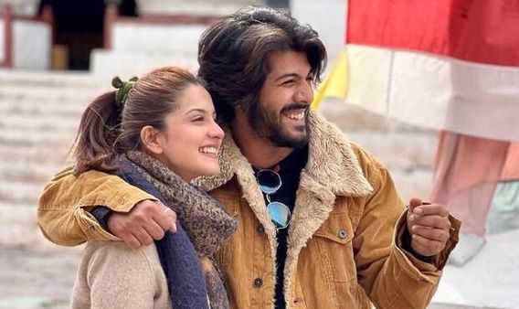 Tunisha Sharma Suicide Case:शीजान को तुनिशा केस से मिली जमानत, परिवार से मिलकर हुए अभिनेता भावुक