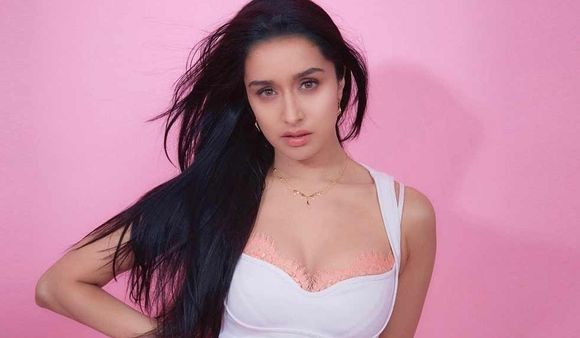 Shraddha Kapoor: तो इस तरह से चीटिंग के दौरान पकड़ी गई थी एक्ट्रेस फिर ऐसे सच आया बाहर