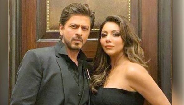 Shahrukh Khan: किंग खान का गौरी के साथ वायरल हुआ रोमाटिंक वीडियो, देखा आपने