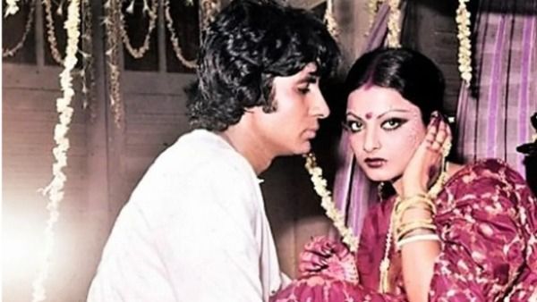 रेखा-अमिताभ बच्चन की पुरानी तस्वीरें दशकों बाद हुई वायरल, कभी बिग बी बाहों में हुई बेहोश तो कभी ब्रालेट में..