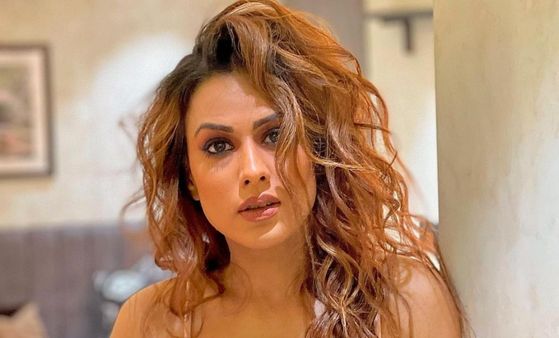 Nia Sharma: टीवी की बहु ने पहनी ऐसी ड्रेस, कि लोगों ने किया ट्रोल