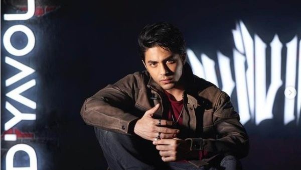 Aryan Khan का धमाकेदार डेब्यू, पहली बार में ही किया अपने सुपरस्टार डैड शाहरुख खान को डायरेक्ट
