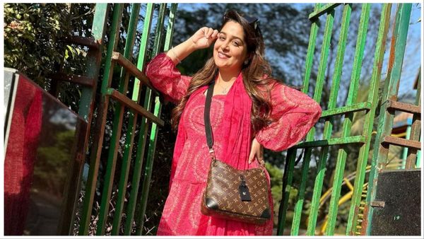 Dipika Kakar ने दिखाया बड़ा से बेबी बंप, जल्द ही शोएब के घर गूंजने वाली है किलकारी