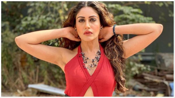 Surabhi Chandana: चार महीने में ही शो खत्म होने के बाद बोल्ड हुई ये हसीना, बेहद कम कपड़ों में किया ये काम