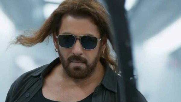 Salman Khan- 8 साल पुराने ट्वीट को भाईजान ने बनाया डायलॉग, वायरल होते ही हैरान हैं फैंस!
