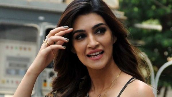 Kriti Sanon ने प्रभास के साथ अफेयर की खबर पर तोड़ी चुप्पी? वरुण धवन पर लगाया ये इल्जाम!