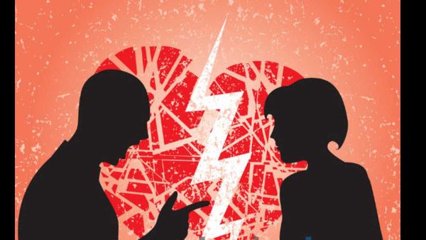 इस सुपरस्टार कपल के बीच नहीं चल रहा सब कुछ ठीक, क्या हो गया ब्रेकअप?