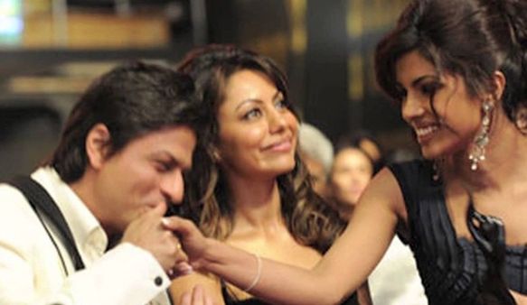 Shah Rukh Khan: प्रियंका चोपड़ा को लेकर अंबानी की पार्टी में पत्नी गौरी खान से एक्टर ने की लड़ाई?