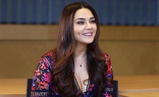 Preity Zinta: एक्ट्रेस ने कामाख्या देवी दर्शन करने के बाद फैंस के लिए साझा किया प्यारा वीडियो