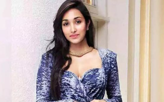 Jiah Khan:25 साल की उम्र में दुनिया को अलविदा कहने वाली जिया की पहली फिल्म के बारें क्या आपको पता यह किस्सा??