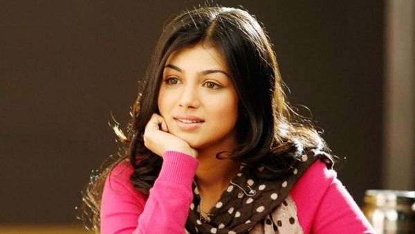 Ayesha Takia: फूले होंठ और चेहरे के साथ एक्ट्रेस को पहचानना भी मुश्किल, सर्जरी करवाकर ऐसी बना ली शक्ल