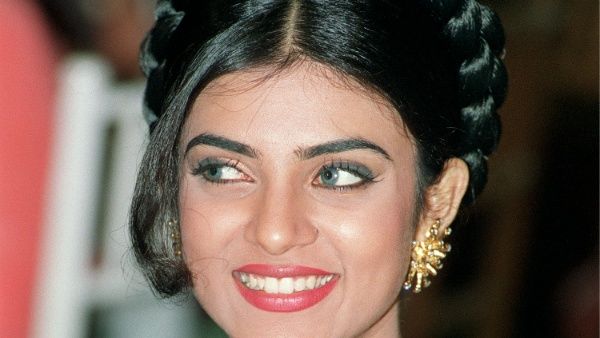 सुष्मिता सेन की बड़ी बेटी को देख फैन्स हुए हैरान, बड़ी-बड़ी हीरोइनों की छुट्टी करने आई ये शहजादी