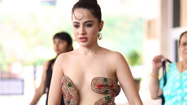 चाय पीने के लिए कपड़े उतारने पड़ेंगे... ड्रेस से परेशान उर्फी जावेद से लोग करने लगे ऐसी डिमांड