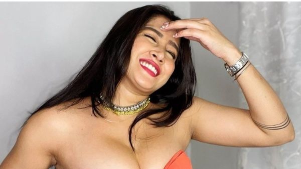 बंद कमरे में सॉफ्ट टॉय के साथ ऐसी हरकत कर रही थीं सोफिया, सिर्फ पैसा कमाने के लिए हसीना ने बनाया ये वीडियो