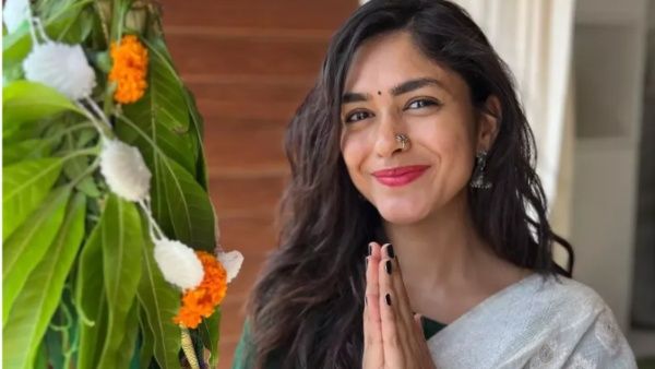 Cannes पहुंचते ही आउट ऑफ कंट्रोल हुई 'सीता महालक्ष्मी', जाली वाली पैंट पहने बुरी तरह मचली तो सकपकाए लोग