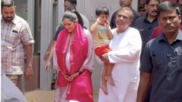 Mukesh Ambani: बहु श्लोका और बेटे आकाश के साथ सिद्धिविनायक पहुंचे मुकेश अंबानी, पोते का दिखा क्यूट अंदाज