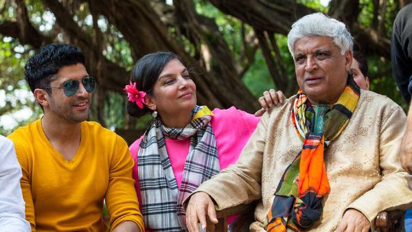 सौतेली मां के साथ कैसा है फरहान अख्तर का रिश्ता? खुद शबाना आज़मी ने किया चौकाने वाला खुलासा!