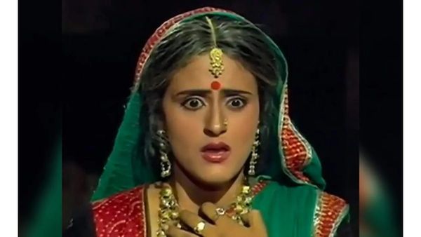 कृष्णा की यशोदा मैया का 30 सालों में पूरा बदल चुका है लुक, लोग भी तस्वीरें देख हो रहे हैरान