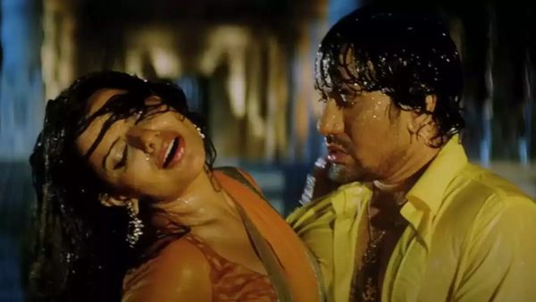 निरहुआ और मधु शर्मा के बारिश वाले रोमांस को देख आम्रपाली के फैन्स को लगी मिर्ची, वीडियो ने मचाया बवाल